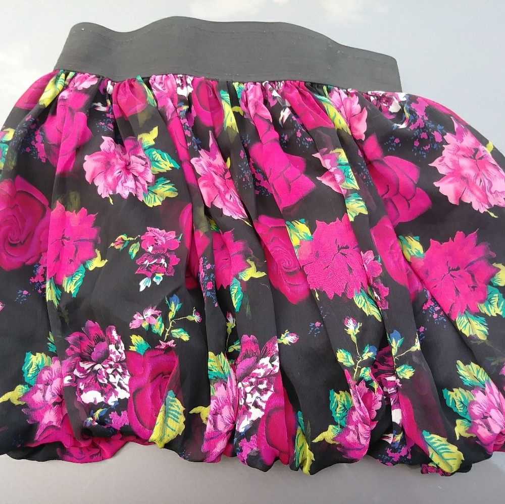 Lovely Junior's Belted Skirt SIZE M